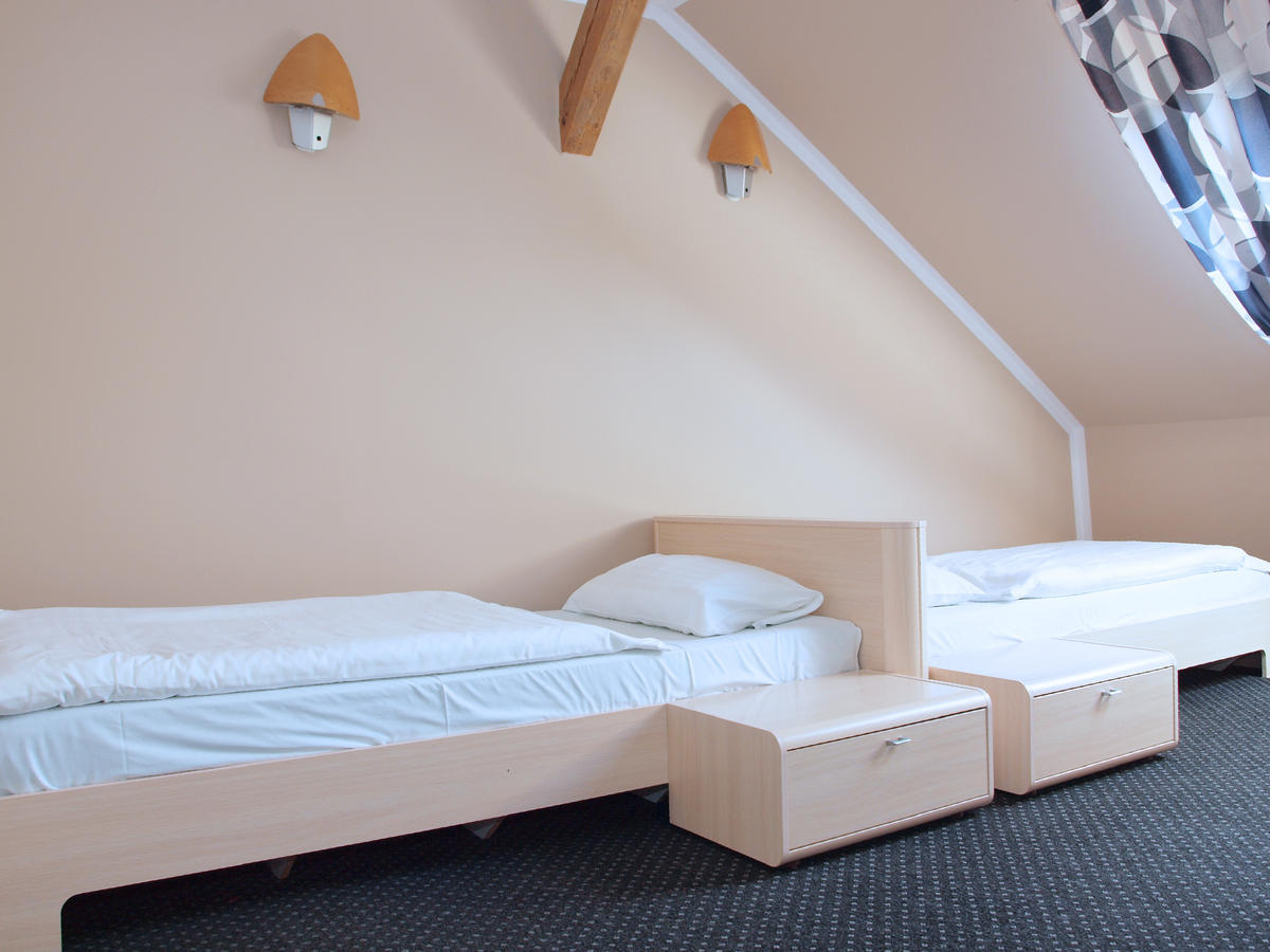 Hotel Keszyca Lesna Quarto foto